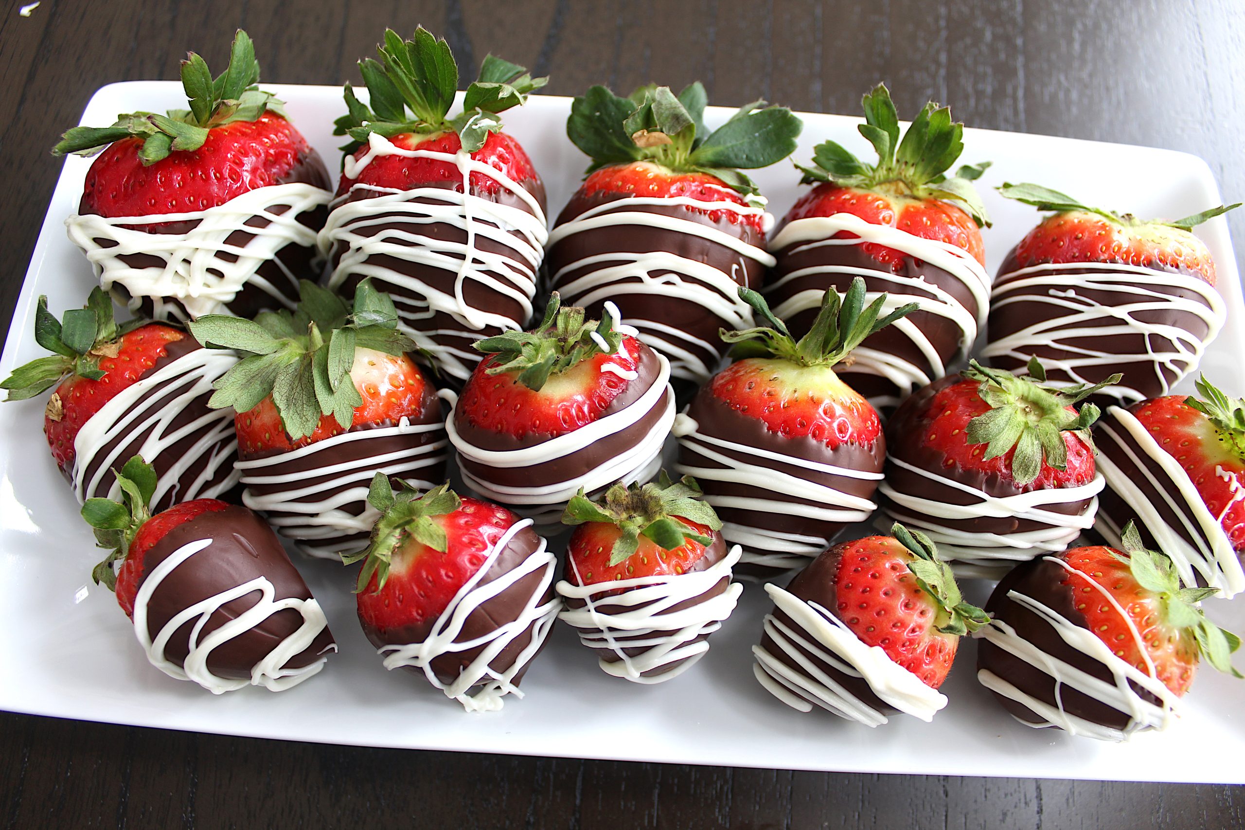 Easy Chocolate Covered Strawberries