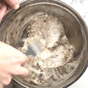 mixing dry easy apple pie dry ingredients